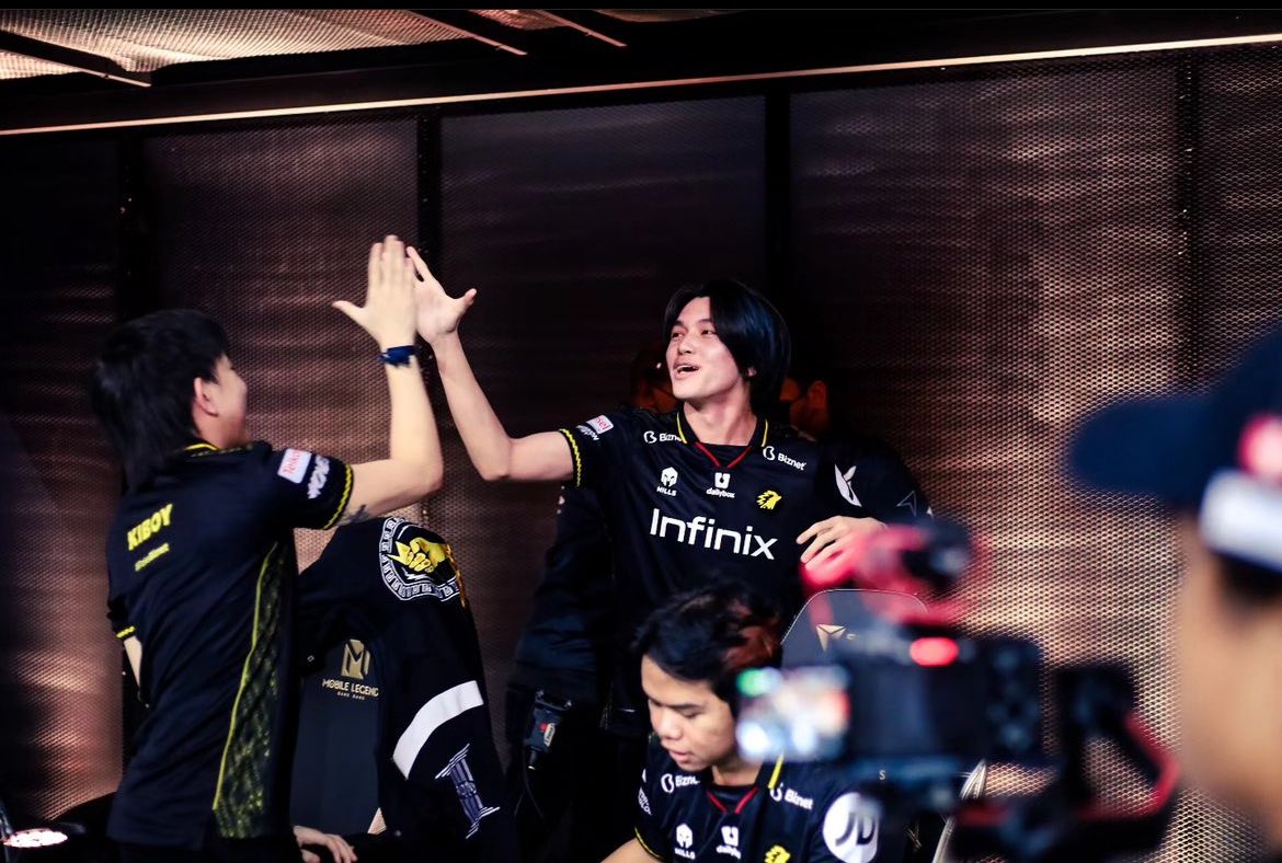 OneSportsPHL's tweet photo. Kairi appreciation post. 💛

📷 ONIC Esports

#MLBB #M5 | #GoONIC https://t.co/GSzDWsqjgO