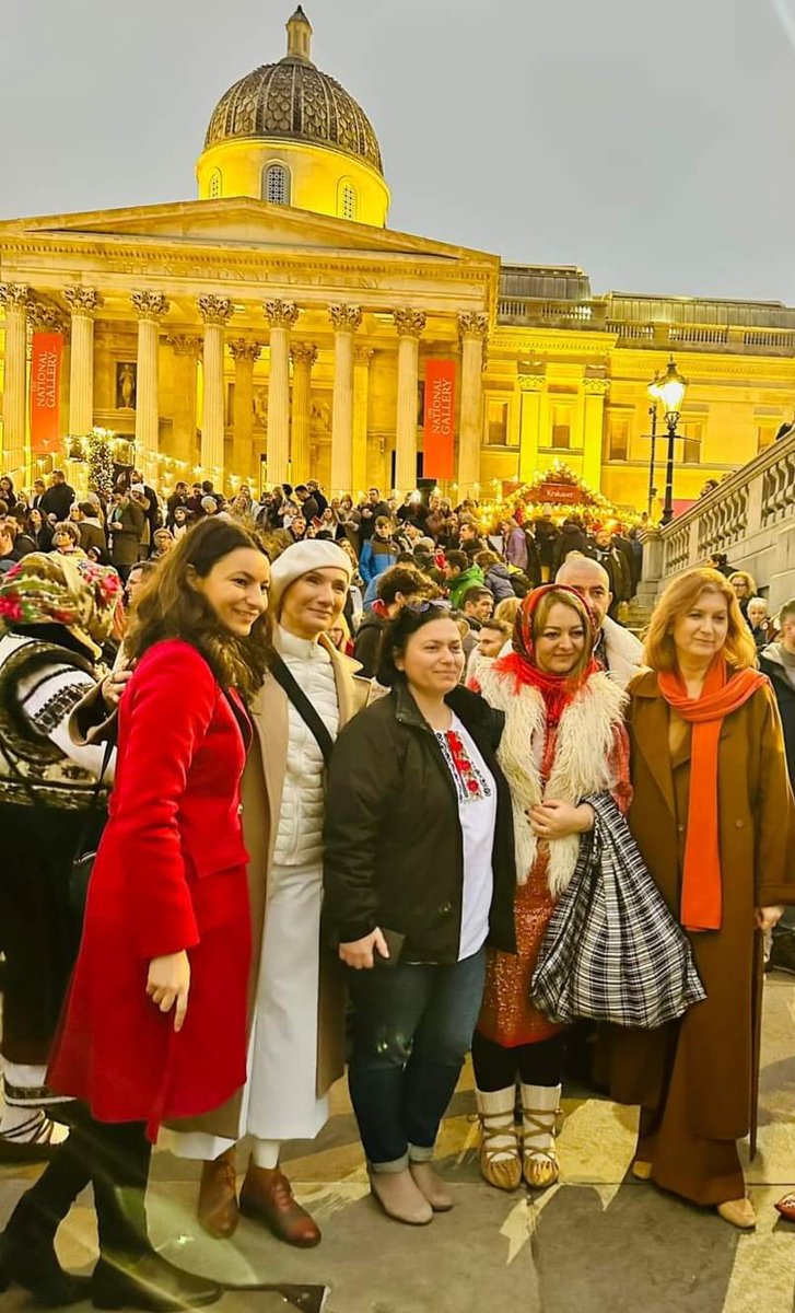 @ROCONECT (@ro_conect) on Twitter photo Thank you ambassador <a href="/laurapopescumfa/">Laura Popescu</a> <a href="/ROEmbassyLondon/">Embassy of Romania in London</a> @RCILondon for all your support and for being there with us. Romanian Carolers in Trafalgar Square was an experience we will never forget. Thank you ambassador <a href="/laurapopescumfa/">Laura Popescu</a> <a href="/ROEmbassyLondon/">Embassy of Romania in London</a> @RCILondon for all your support and for being there with us. Romanian Carolers in Trafalgar Square was an experience we will never forget.
