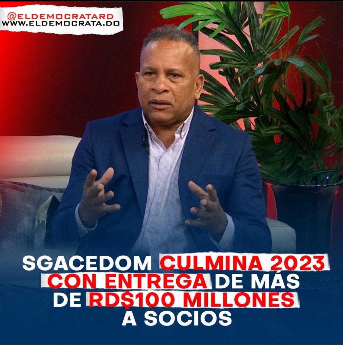 eldemocratard's tweet photo. SGACEDOM culmina 2023 con entrega de más de RD$ 100 millones a socios.

La Sociedad General de Autores, Compositores y Editores Dominicanos de Música (SGACEDOM) culminará este 2023 con la entrega de más de RD$100 millones a sus socios  por la recolección de regalías por la comercialización pública de las obras. 

El presidente de la entidad, Valerio De León, dijo que se trata de un monto récord entregado en un periodo similar.
 
“Toda canción, toda música, empieza con alguien que la crea. Nosotros representamos a todos esos creadores, y les garantizamos que por esa creatividad, que es un don que Dios le dio, por la comercialización pública que se hace, nosotros recolectamos esa regalía que pagan los usuarios, y la repartimos a los autores”, explicó De León.

El cantautor, creador del éxito de Eddy Herrera,”Como Diablo”, participó en el programa El Demócrata TV, de Teleradio América 12 y 45, donde fue entrevistado por Fernando Quiroz @fquirozmora