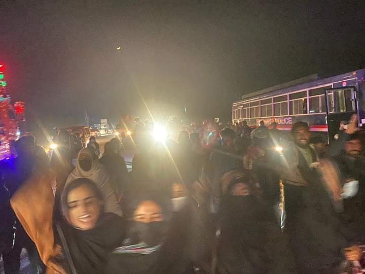 Despite several hurdles by Punjab police, marchers have reached Sakhi Sarwar. They announced not to leave the city until the Baloch activists and protesters, who were forcibly arrested and disappeared today, are released safely.

#MarchAgainstBalochGenocide 
#StopBalochGenocide