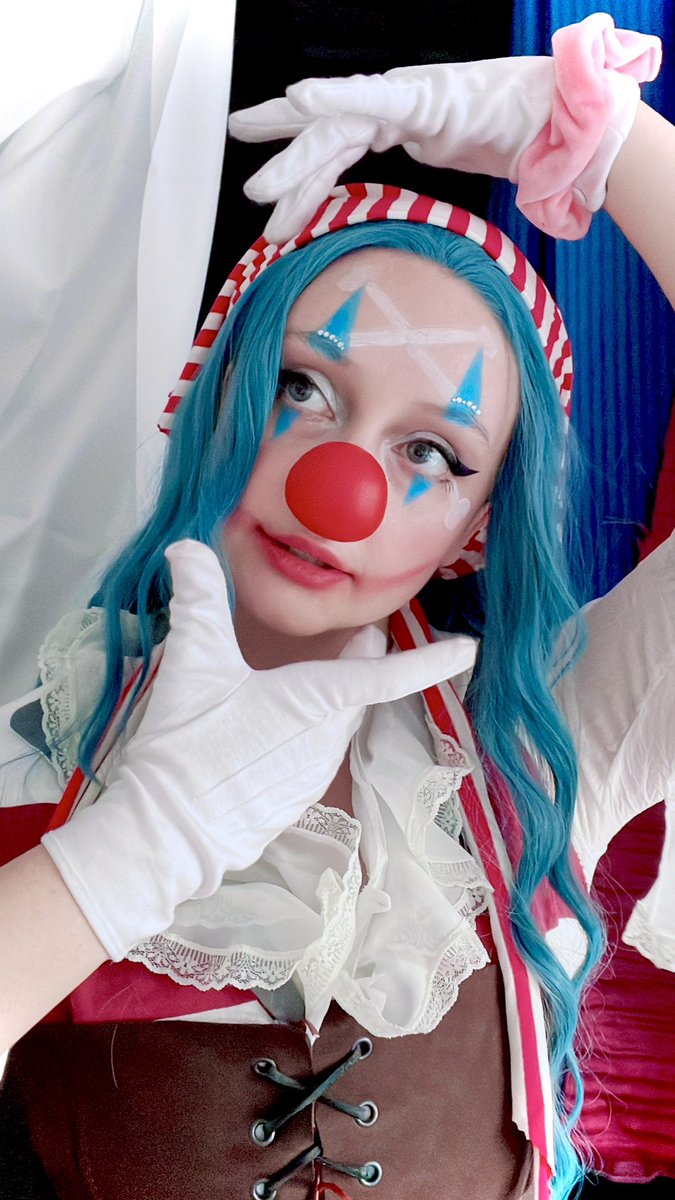 Buggy the Clown
Buggy the flashy fool.
Buggy the genius jester m.

🤡✨
#OnePieceLiveAction #onepiece #OnePieceCosplay