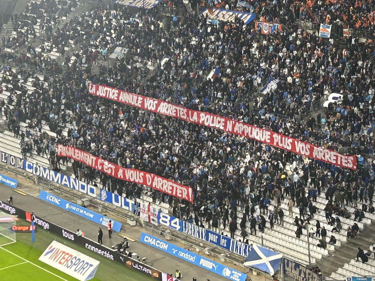 #OMCF63 la suite des banderoles chez les ULTRAS « la justice annule vos arrêtés, la police n’applique plus vos arrêtés, finalement, c’est à vous d’arrêter !!! » @OM_Officiel #TeamOM @maritimamedias #CU84