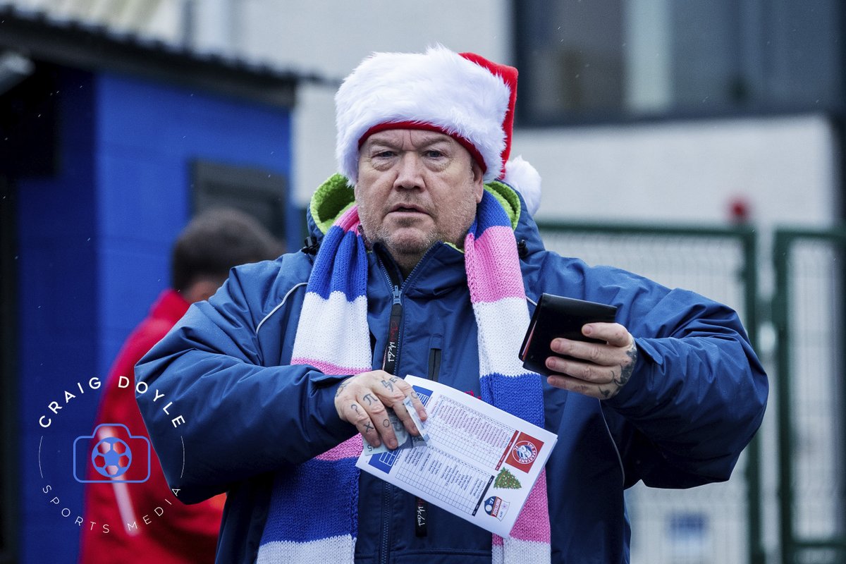 Fans of @spartansfc may be used to festive cheer coming from a jolly large bearded gentleman wearing red and white. No @Mr_Mark_Brown today, but a late Erin Henderson goal salvaged a point for @spartansfcwomen against @MontroseFCW in the @SWPL 1.