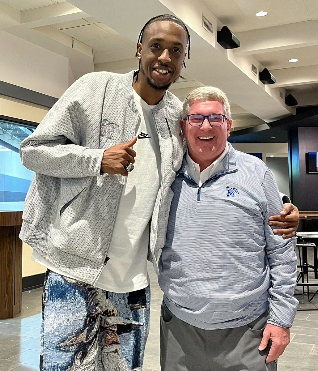 Harold Graeter (@haroldgraeter) on Twitter photo Former Tiger <a href="/Memphis_MBB/">Memphis Basketball</a> star and fan favorite DeAndre Williams <a href="/MbkDmann/">deandre williams</a> was back <a href="/FedExForum/">FedExForum</a> for yesterday’s game. Great to visit with DeAndre. He’s considering several pro ball options in foreign countries including Dubai, Greece, Japan. Grizzlies? Good luck DeAndre! Former Tiger <a href="/Memphis_MBB/">Memphis Basketball</a> star and fan favorite DeAndre Williams <a href="/MbkDmann/">deandre williams</a> was back <a href="/FedExForum/">FedExForum</a> for yesterday’s game. Great to visit with DeAndre. He’s considering several pro ball options in foreign countries including Dubai, Greece, Japan. Grizzlies? Good luck DeAndre!