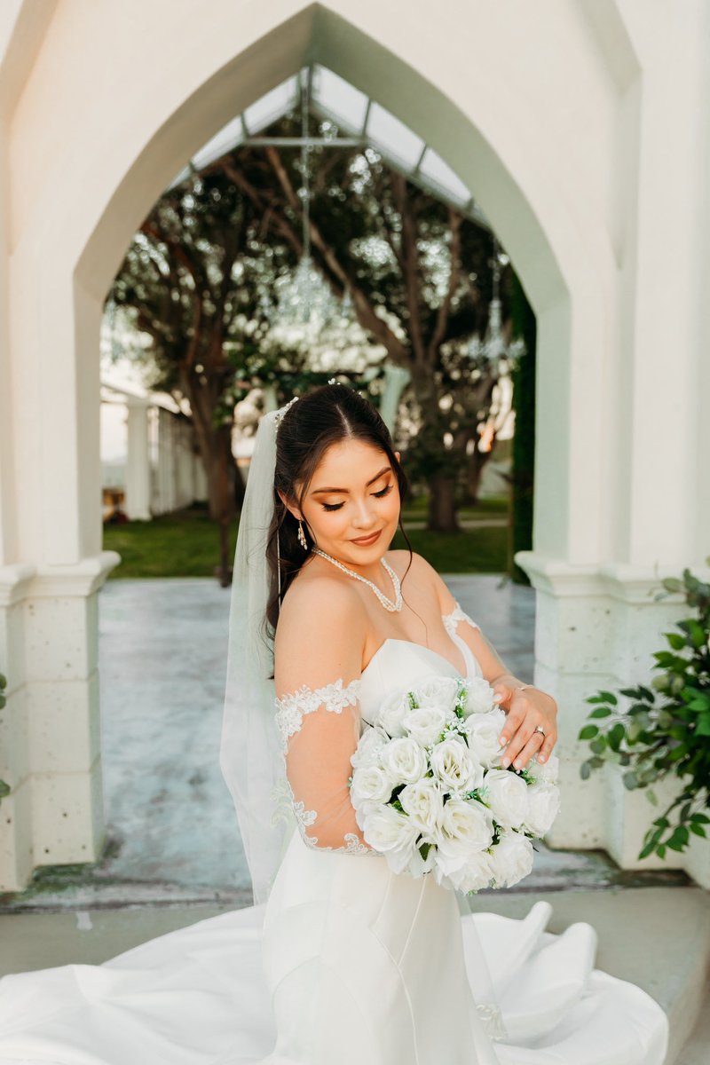 Now that she’s married I get to share these bridals I took. 💍💐😭🤍