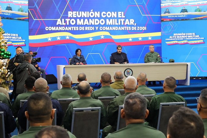 📢𝐀𝐬í 𝐥𝐨 𝐃𝐢𝐣𝐨🇻🇪
Pdte. <a href="/NicolasMaduro/">Nicolás Maduro</a>: Defendí plenamente la decisión del pueblo en sus sí. La visión histórica que tenemos. Y de la reunión surgió lo que pudiéramos llamar un consenso. Así que yo le puedo decir al pueblo y a la Fuerza Armada Nacional Bolivariana, gracias.