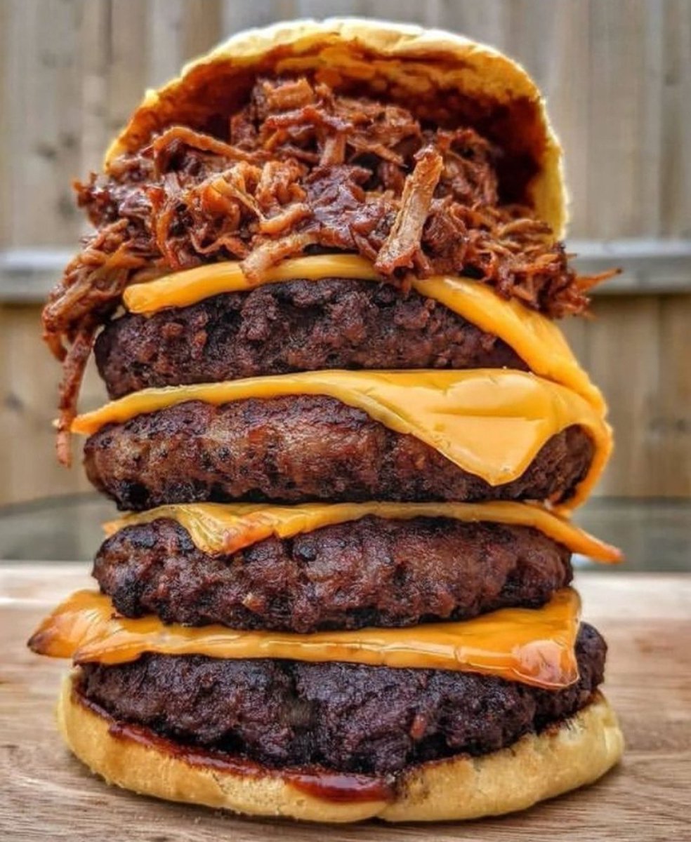 EatinErni tweet media