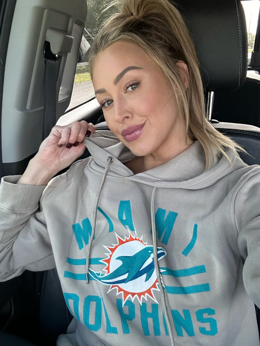 Let’s go @MiamiDolphins! #finsup #footballsunday