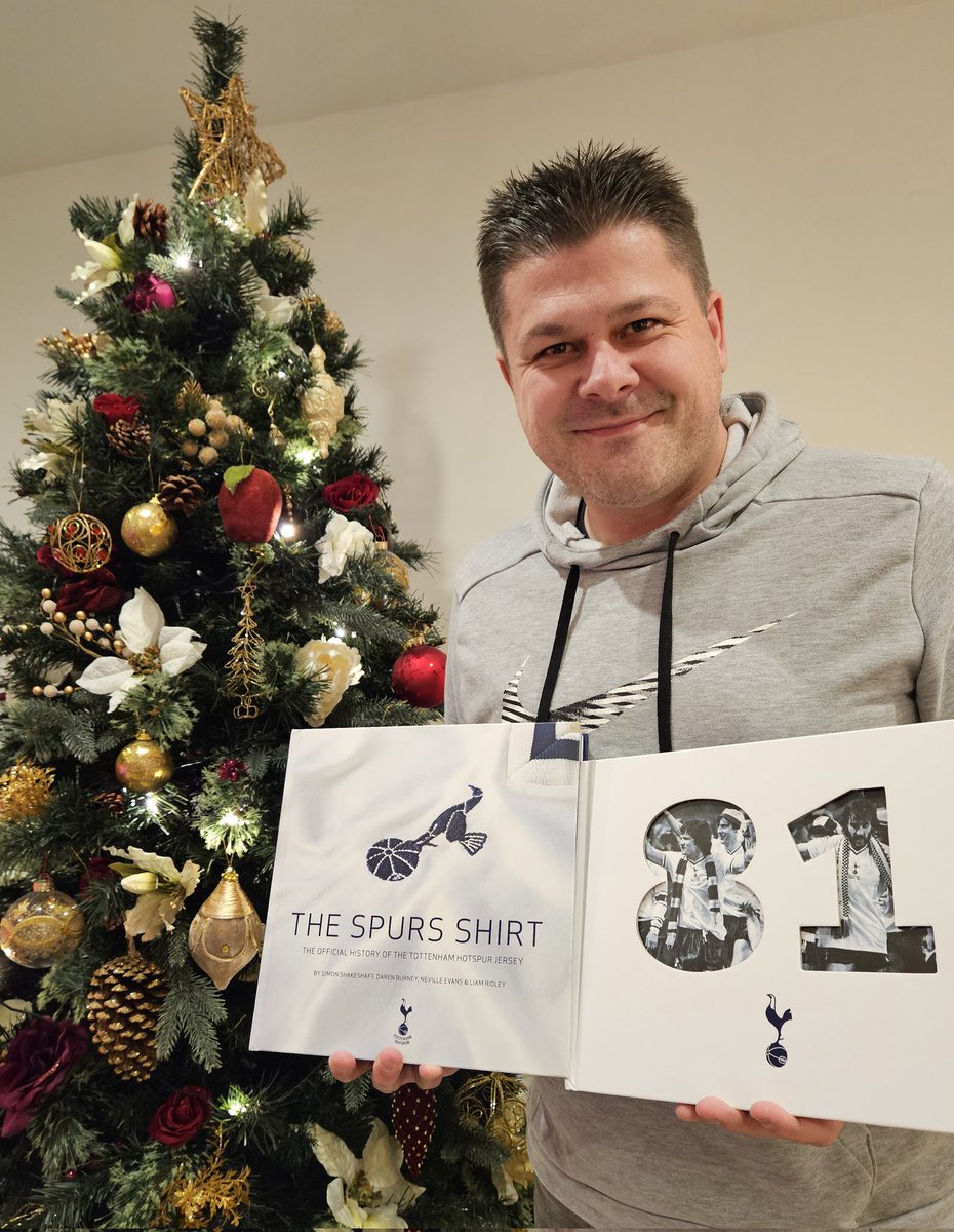 Need some last minute presents for a Tottenham fan?! I can thoroughly RECOMMEND two excellent books that EVERY SINGLE Spurs fan should have in their collection and/or on their coffee table. • 'The Spurs Shirt' The official history of the Tottenham Hotspur shirt (£40)…