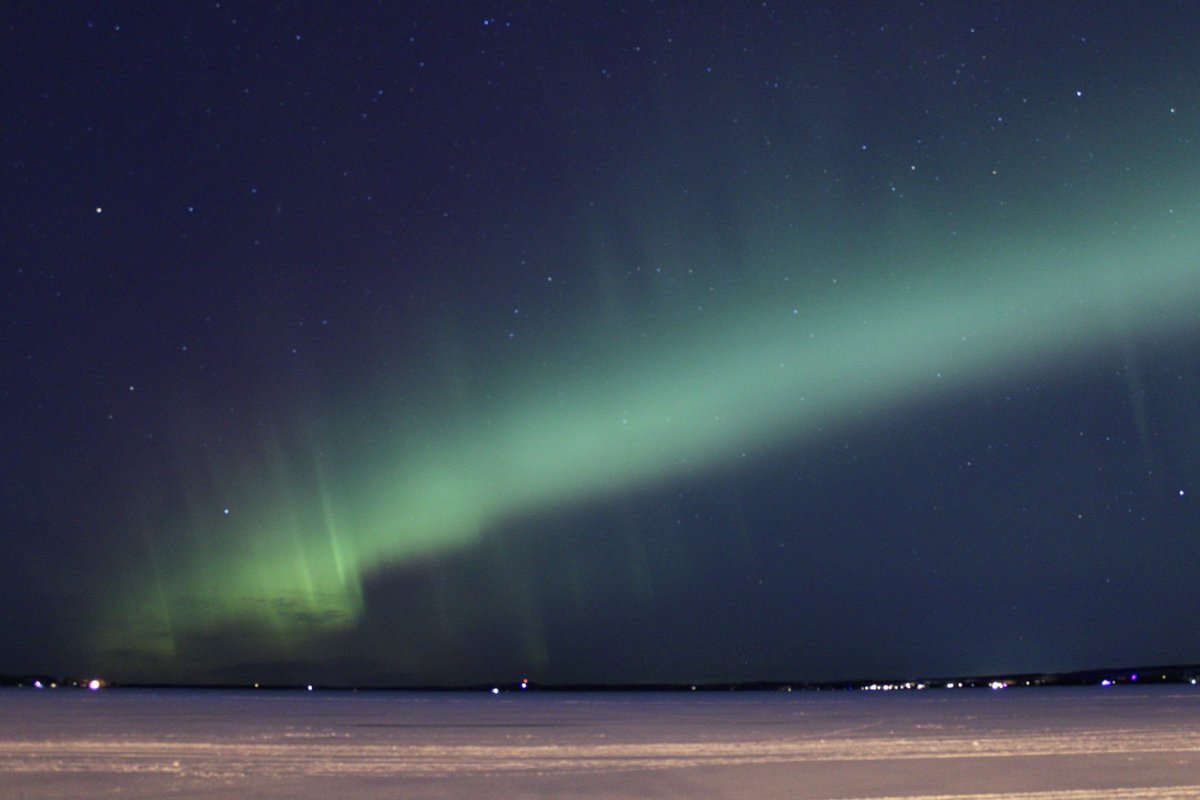 It was bitterly cold and windy out, but we sure got a beautiful show over the lake last night. 
#aurora #northernlights #auroraborealis #alberta #sylvanlake