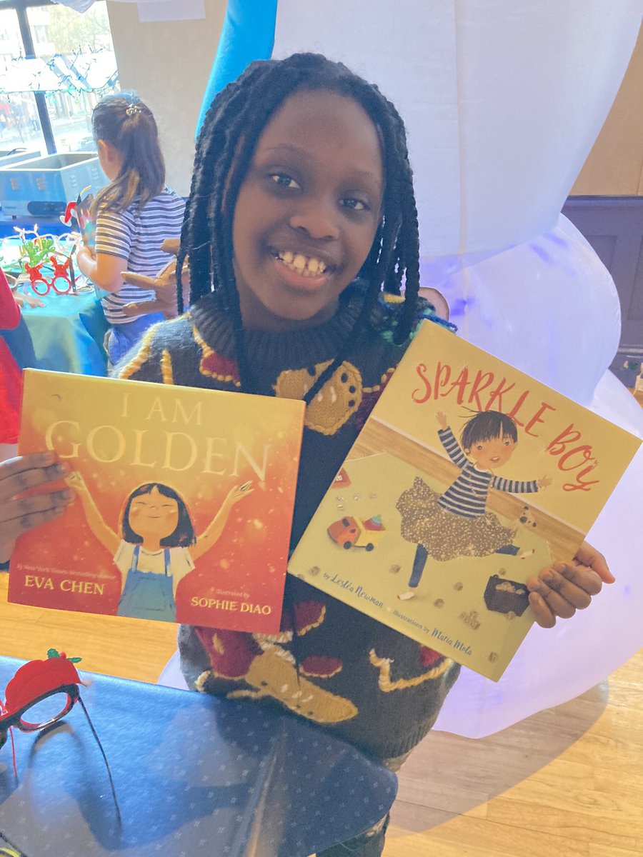 Giving the gift of reading on the last day of program before winter break ✨📚📚📚📚📚✨