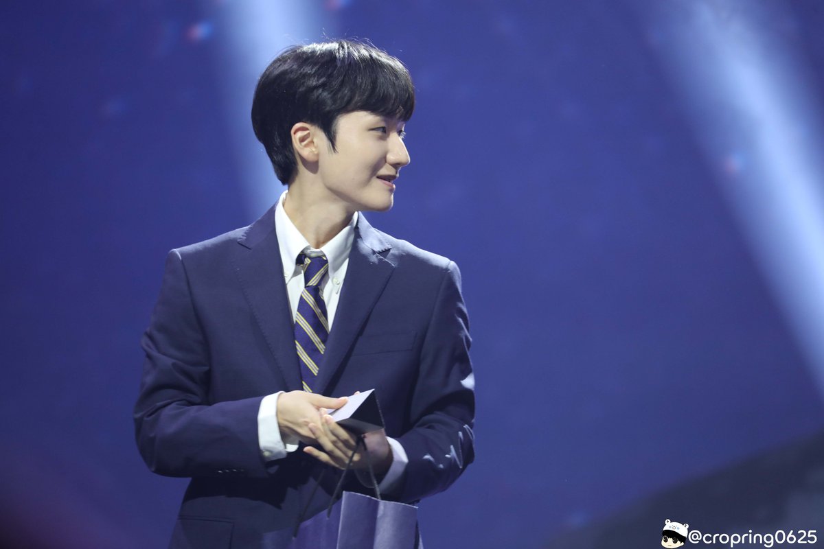 cropring0625's tweet image. #lckawards #Lck어워즈 #피넛 #Peanut