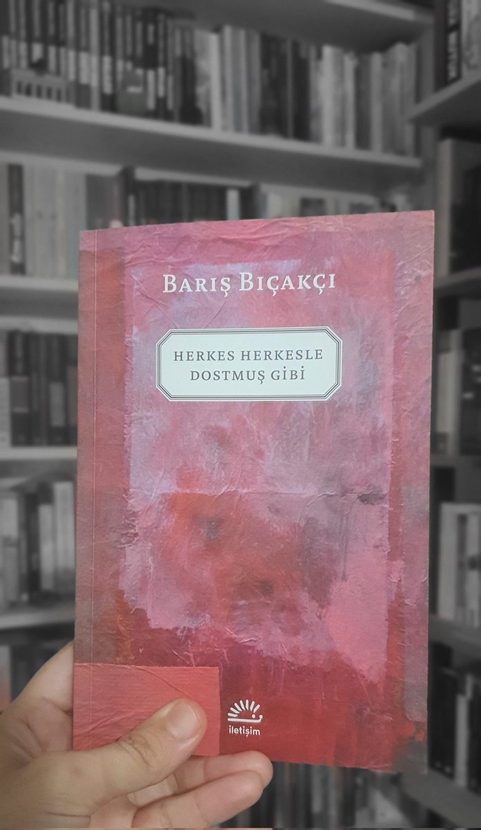 'Herkes herkesle dostmuş gibi, değilse de hemen olabilirmiş gibi bütün engelleri bir hamlede aşarak.' #benokuyorumsendeoku #benimokumam #okuyorum