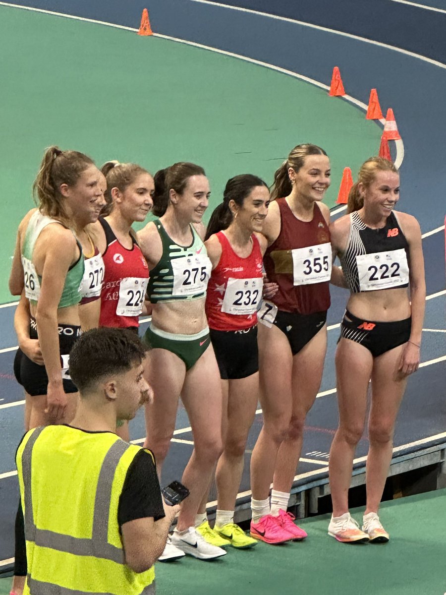 @scotathletics @lauramuiruns @cardiffmet @dundeehawks @SteveVernon29 @BritAthletics @StirlingAWS @AthleticsWeekly @ian_hodge8 @leslie_roy1 @ArnoldBlack1 @SALChiefExec @OvensDavid @D400m A pic from today 👍