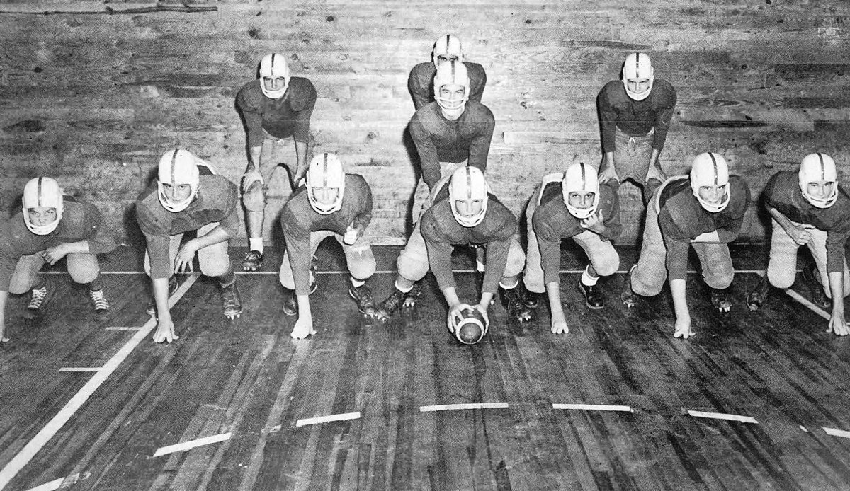 GCFHistory's tweet image. Documenting the history of Gwinnett County High School football.

Schools in Gwinnett County have played in over 50 state championship games and won 30 of them. 

In the threads below are the seasons of these great teams.