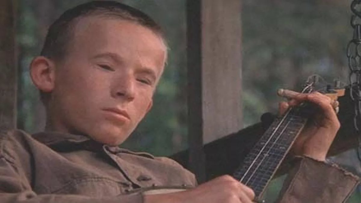 timbailey27's tweet image. Bailey Zappe’s Fox NFL graphic looks like the banjo player from Deliverance.