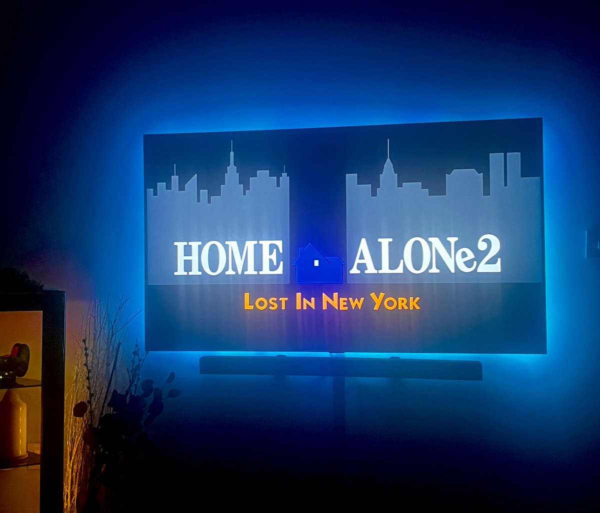 Time for arguably the greatest movie sequel of all time. 🗽🎄🍿#HomeAlone2 #LostInNewYork #MovieSequel #HomeAlone #ChristmasMovie #Christmas #NewYork