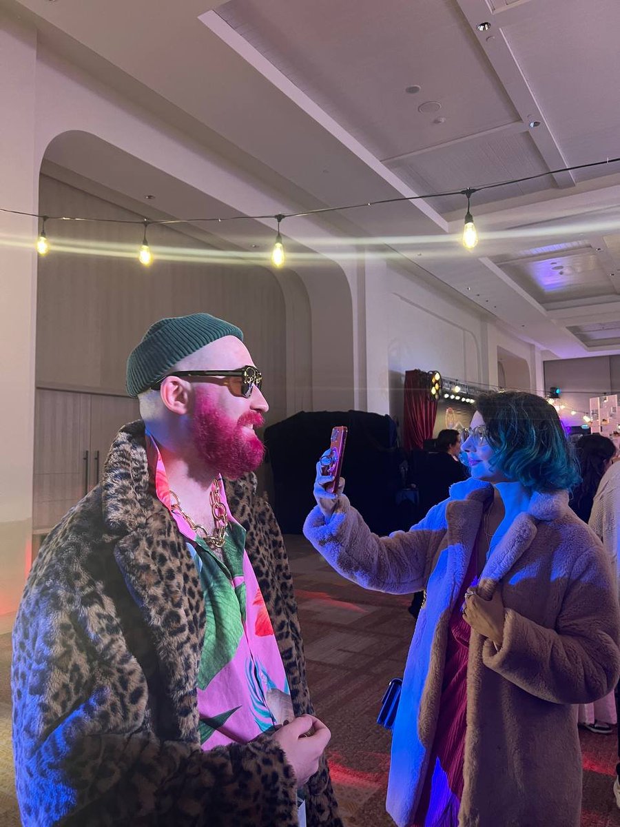 erolatex's tweet image. Это корпоратив, но на самом деле я как-то так всегда хожу