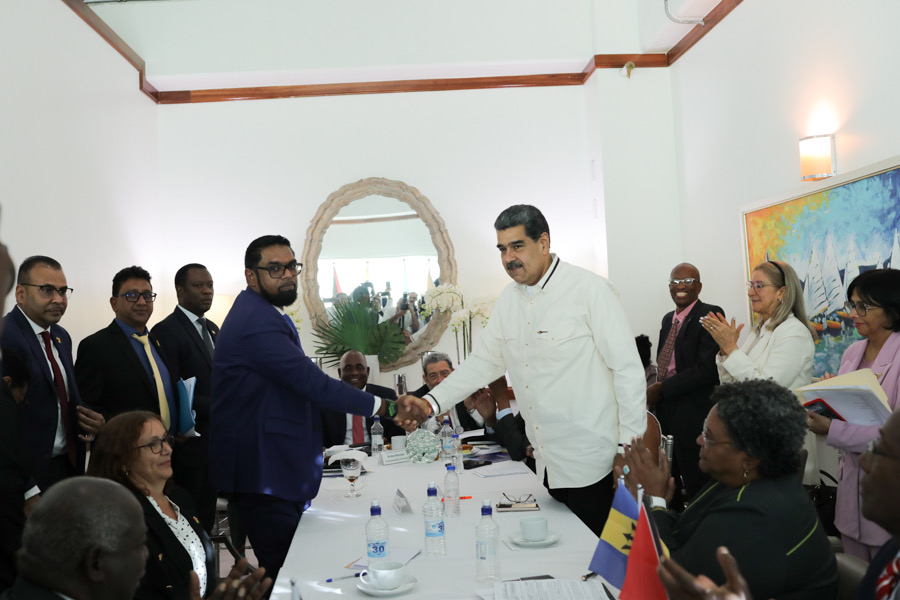Los presidentes Nicolás Maduro e Irfaan Ali se comprometieron a promover la cooperación económica y comercial entre Venezuela y Guyana, con el objetivo de impulsar el desarrollo de ambas naciones.