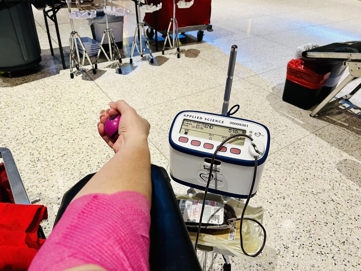 DeniseHHahn's tweet image. I have come to ❤️ my blood donation time. For an hour each 8 weeks or so I get to #PayItForward. Just love that. ☺️  #CommitForLife @commitforlife