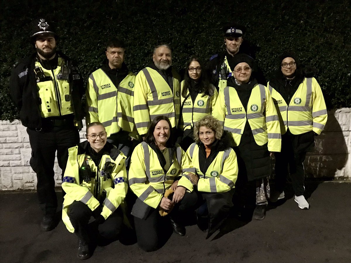 Another great walk around the area tonight with our dedicated volunteers joined by our always-supportive local police team. Community partnership working at its best! #neighbourhood #community @StreetWatchWM @WMPolice @WestMidsPCC @WestBromwichWMP