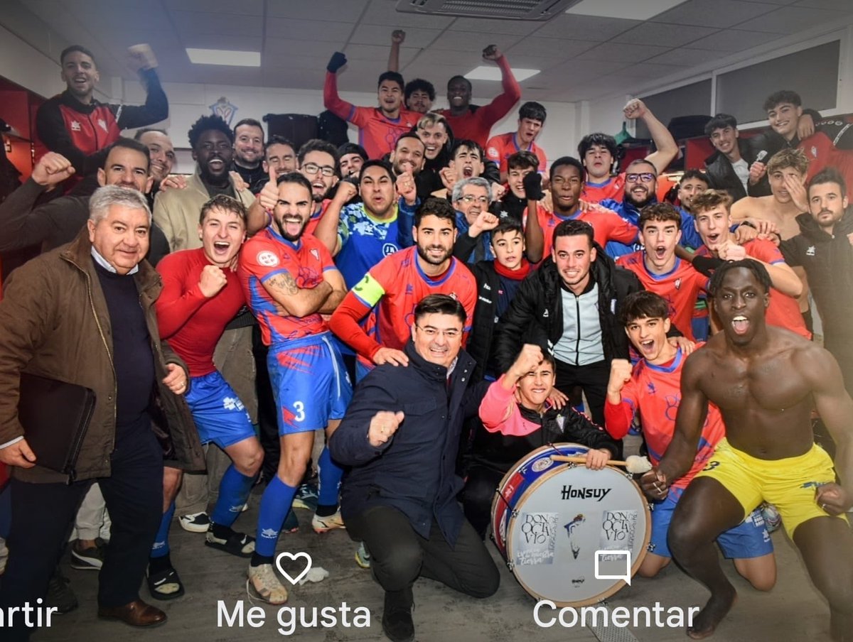 🎉🎊 ¡Pero que grandes sóis! ¡En las dificultades salen los mejores y vosotros lo sóis!
+3.
Nos vamos a las vacaciones en puestos de play off.
¡Este es nuestro Villa!

#TuNosHacesMejores❤️💙