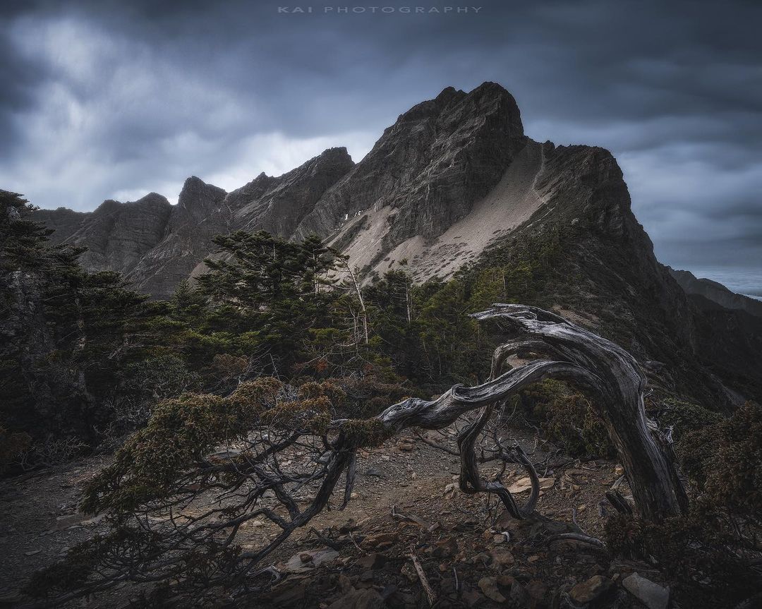 Traveling ﾠthrough ⬝mountains  and ﾠrivers,  enjoying the scenery ‍along ᱸthe ﾞway, ᠎the ⬝beautiful ᠍lady ⬝is ﾠnot ᱸthere, but ⬝the ﾠscenery ᠎is ᠎still ﾞthe ﾞsame!