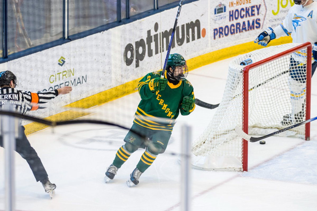 UVM Men's Hockey tweet media