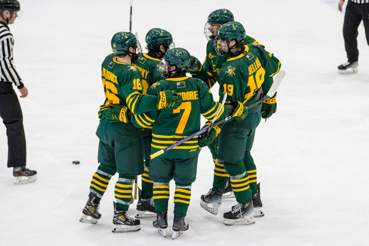 Most wins at the semester break since 2016
📷 - Allison Ouellette
#802Hockey