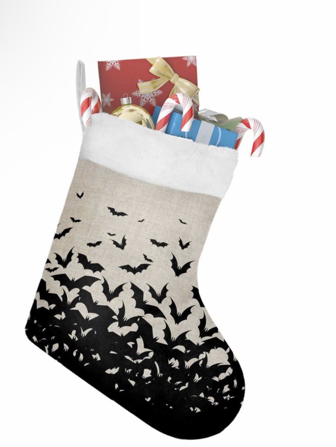 Count_Batcula's tweet image. A Kiss For Xmas🧛🏿