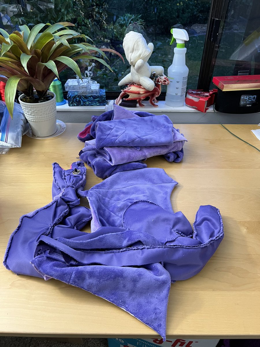 DragonChildKS's tweet image. Two in progress dragons &amp;amp; my prototype chibi in a dragon onesie that I need to build up my courage to make real ones for. I designed them to have embroidered faces, &amp;amp; I have been afraid to start that learning process. Anyone else have similar fears?

#dragons #handmadeplushies