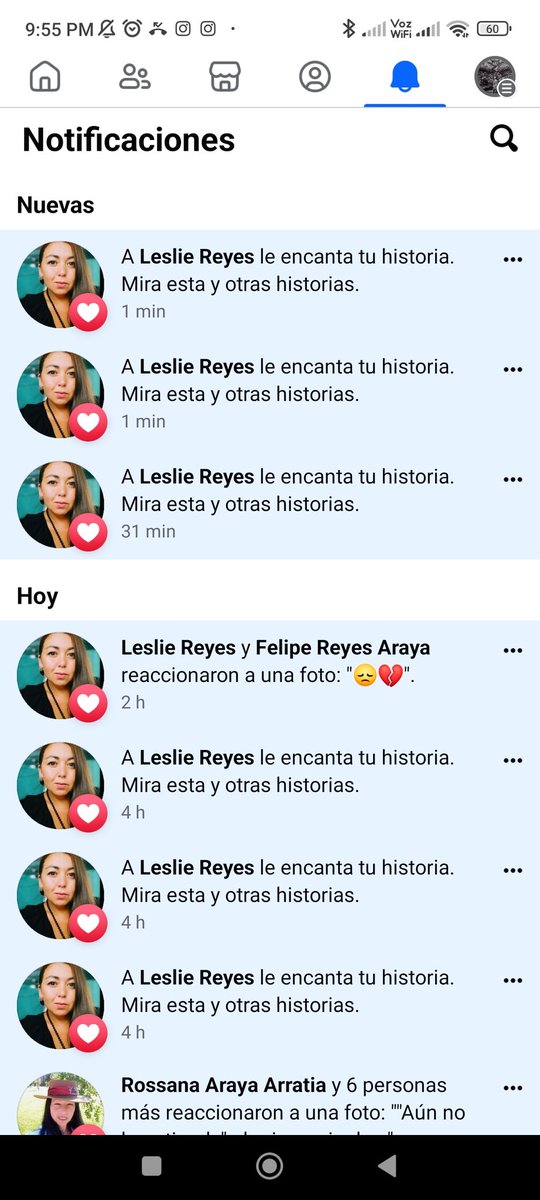 tallocabron's tweet image. Mi mamita apañando la causa de su hijo artista emergente ❤️