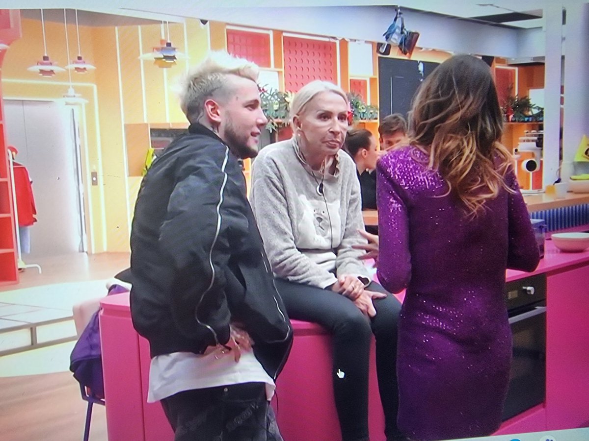 Alexiaot's tweet image. Ya soy feliz. A ver a que hora se acuesta el niño... #GHVIPDBT14 #GHVIP17D  #GHVIP18D