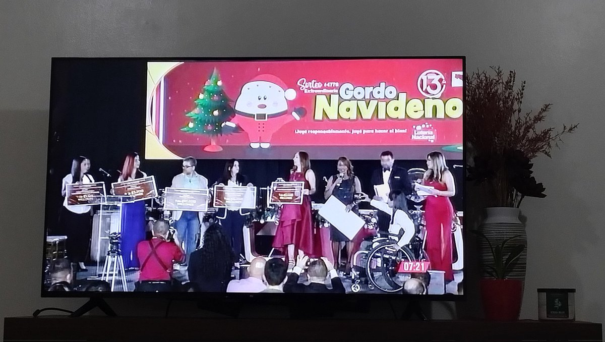 Transmisión del gordo navideño, ni por dónde la traducción en LESCO 🙄