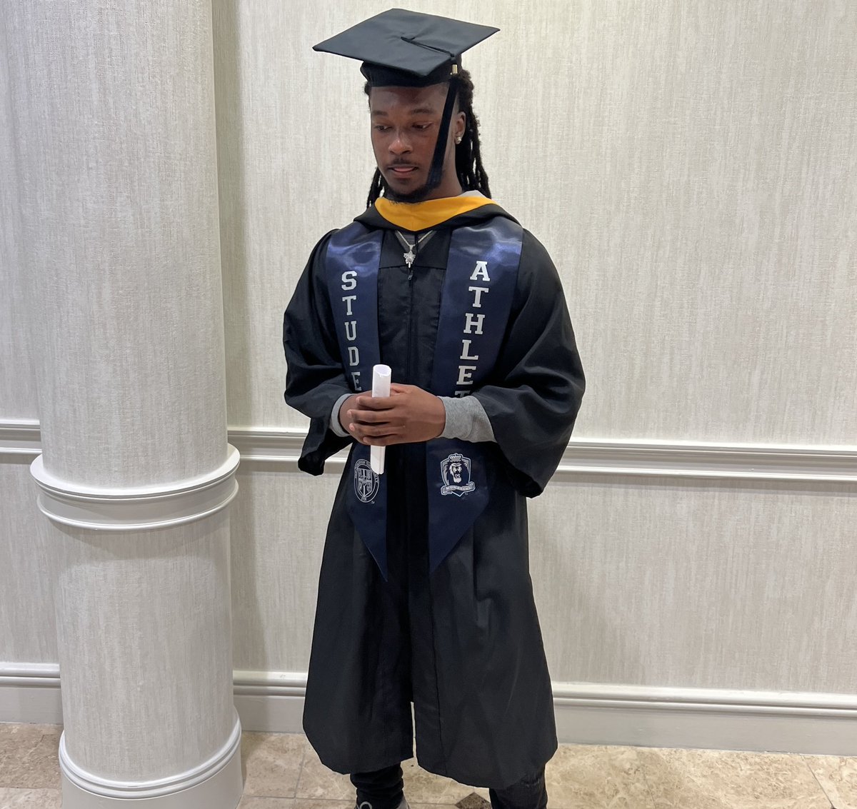 lamareon_james's tweet photo. I Remember Being Blind To It, Till The Day I Put My Mind To It. #2023Grad 🎓 https://t.co/8FU3nsbDRk