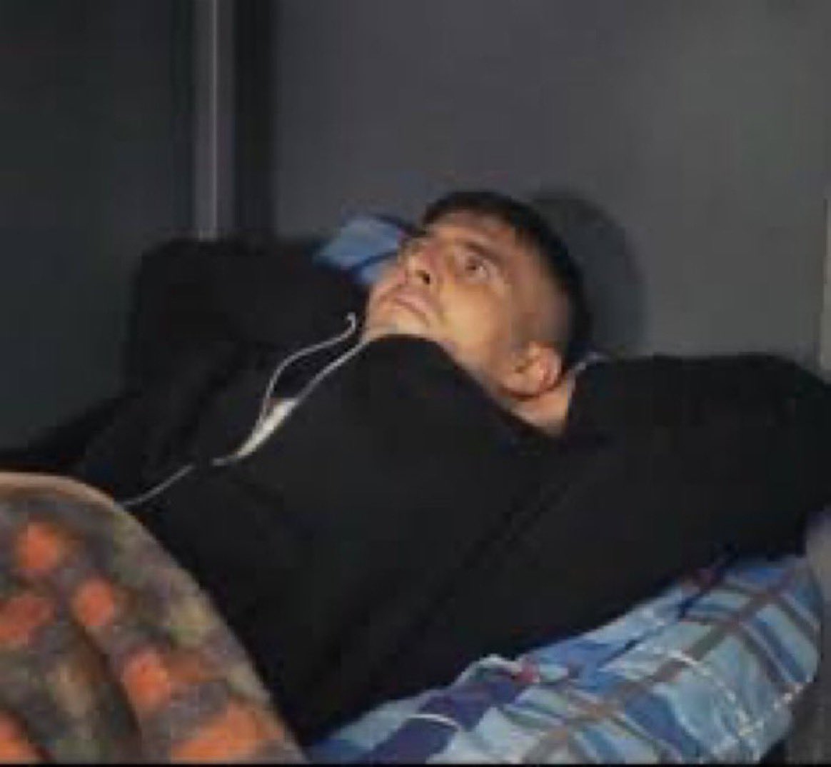 Deprem olduktan sonra sabaha kadar yatakta böyle oluyorum.. #deprem