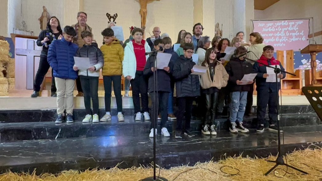 sanjuliancuenca's tweet photo. Hoy en nuestra parro hemos tenido nuestro festival de navidad para darle fin al primer trimestre de catequesis. Hemos disfrutado como niños. Gracias a todos por formar parte de nuestra alegría.

#parroquiaviva #catequesis23_24 #niños https://t.co/ke9BlfNHcU