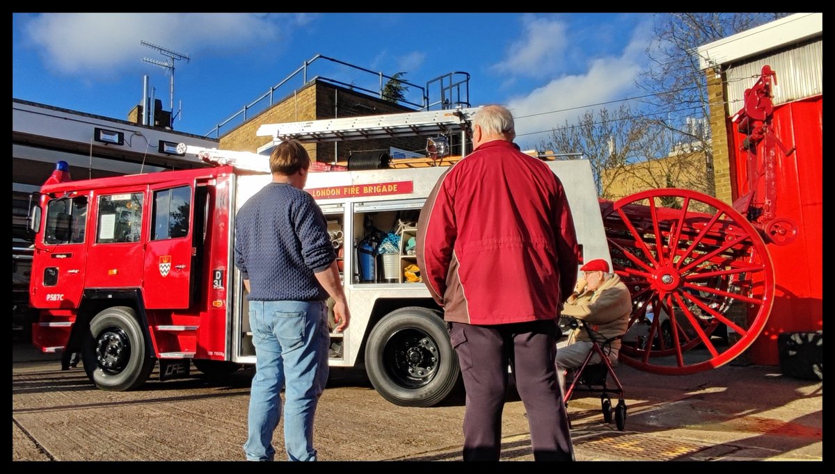 A few pics from today's retirees reunion at Southgate fire station @LFBEnfield @LondonFire