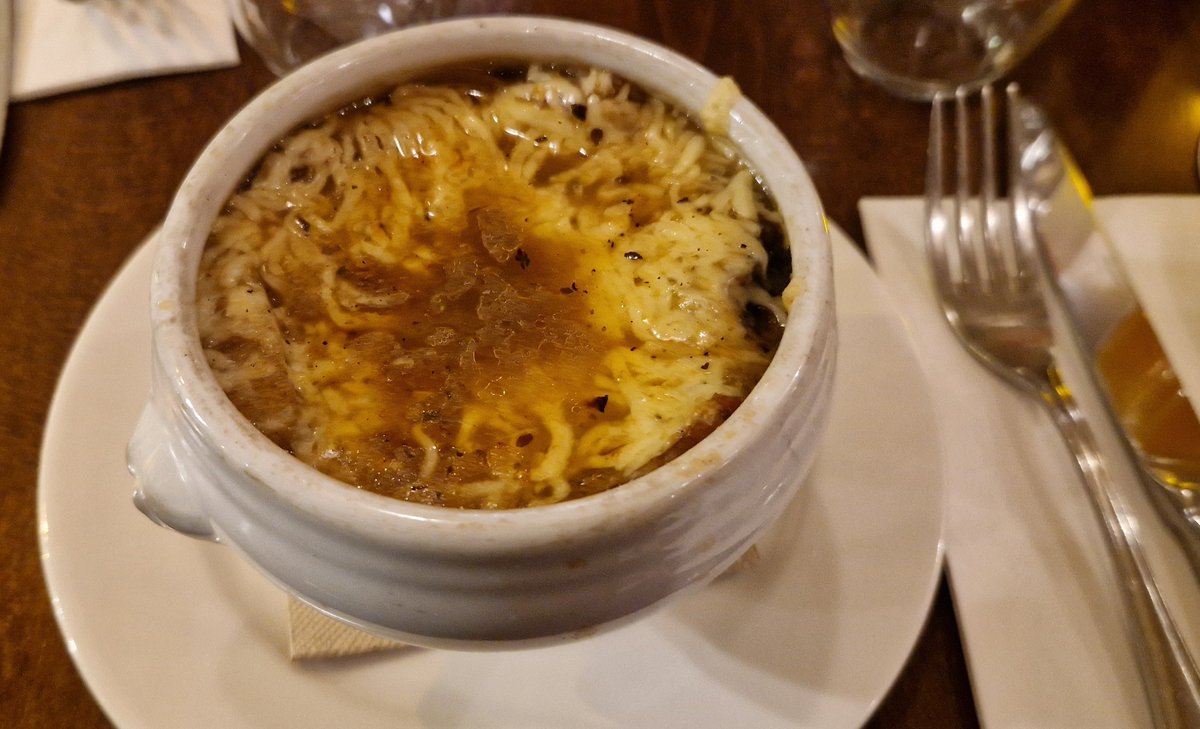 Justin on eurostar tweet media