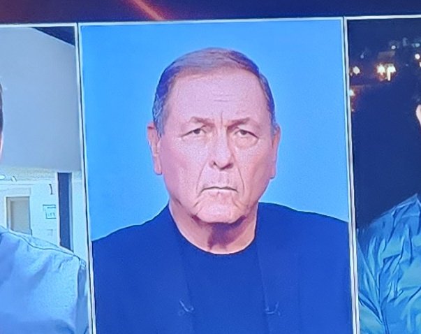 Butter_Fail's tweet image. פתאום קלטתי שעודד בן עמי דומה ליוני רכטר