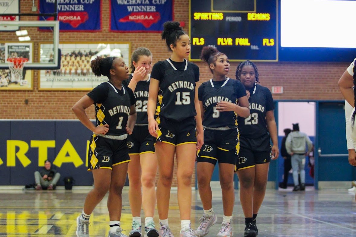 This team left it all on the floor Friday night! Great win Lady Demons🙌