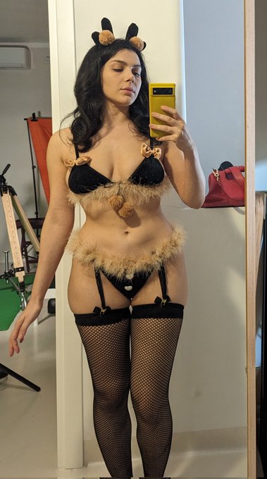 🦌 https://t.co/Vah5WZOpqj