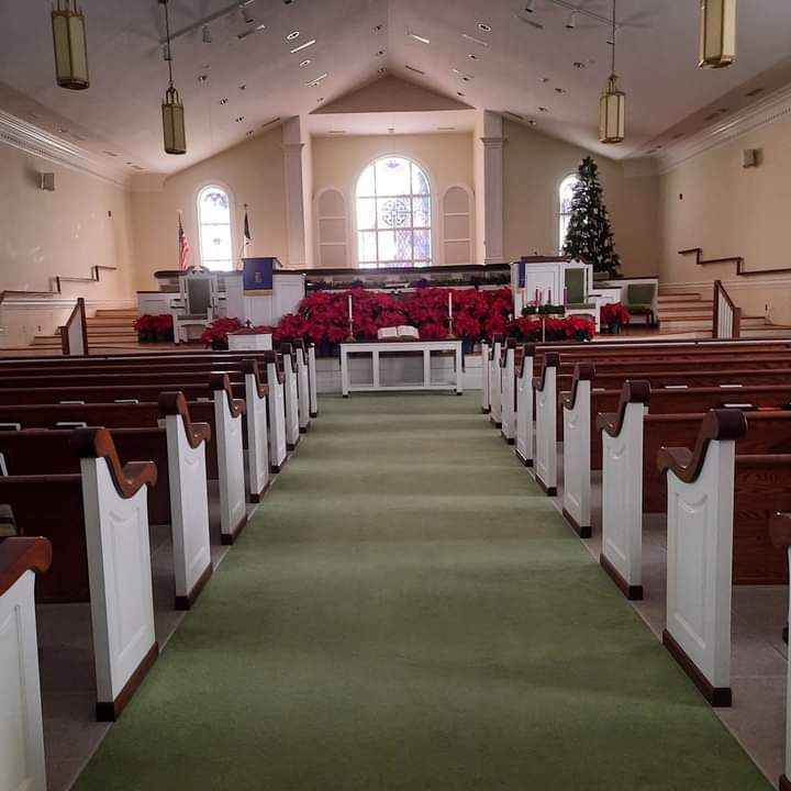pcusabingewatch's tweet photo. Shallotte Presbyterian #Shallotte #NorthCarolina Dec. 15, 2023 post:
The ladies of the church have been here this morning. Bringing in the most beautiful Poinsettias to decorate the sanctuary.
#SanctuarySunday 
#Presbyterian #pcusa @SynAtlantic #Advent #Christmas2023 #poinsettias https://t.co/ftTmoGyRzx