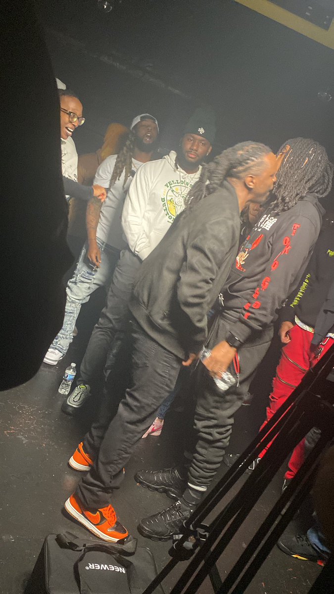 CeeeJayyy__'s tweet image. Tawk to hiiiiiiiiiiiiim