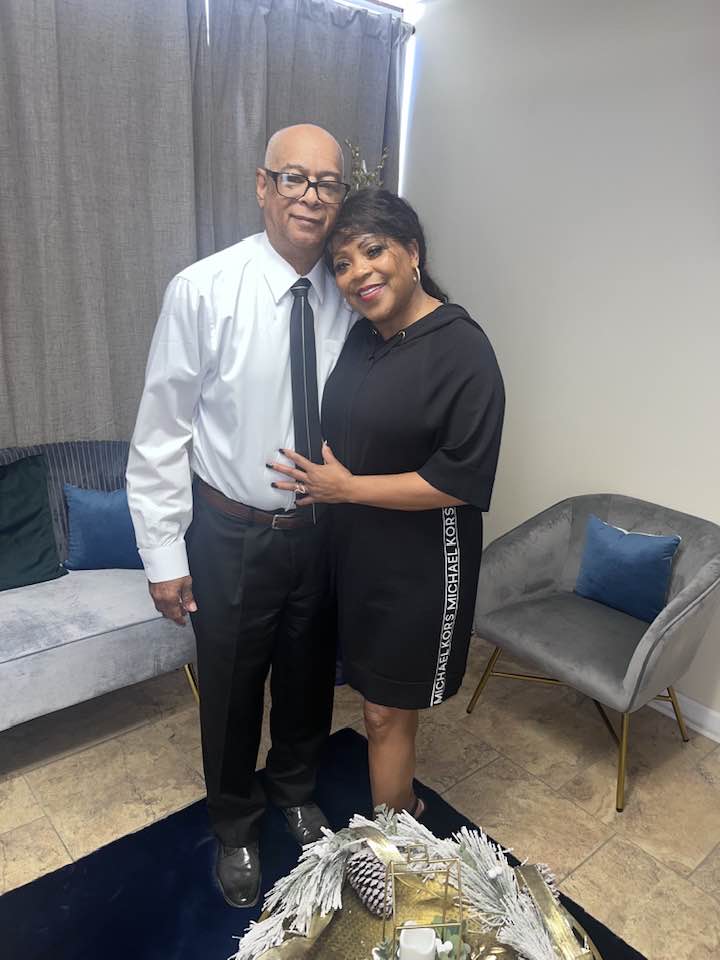 MOL_USA's tweet photo. I love me some him!!! Merry Christmas!!!❤️
#merrychristmasyall #pastorsjosephanddrbridgetsteib #iloveyoupastorjosephsteibsr #iloveyoujosteibsr #afterchurchphotos #nmol #mylove #love #myspiritualchildren #sharethis #share https://t.co/W3xc72tjnj