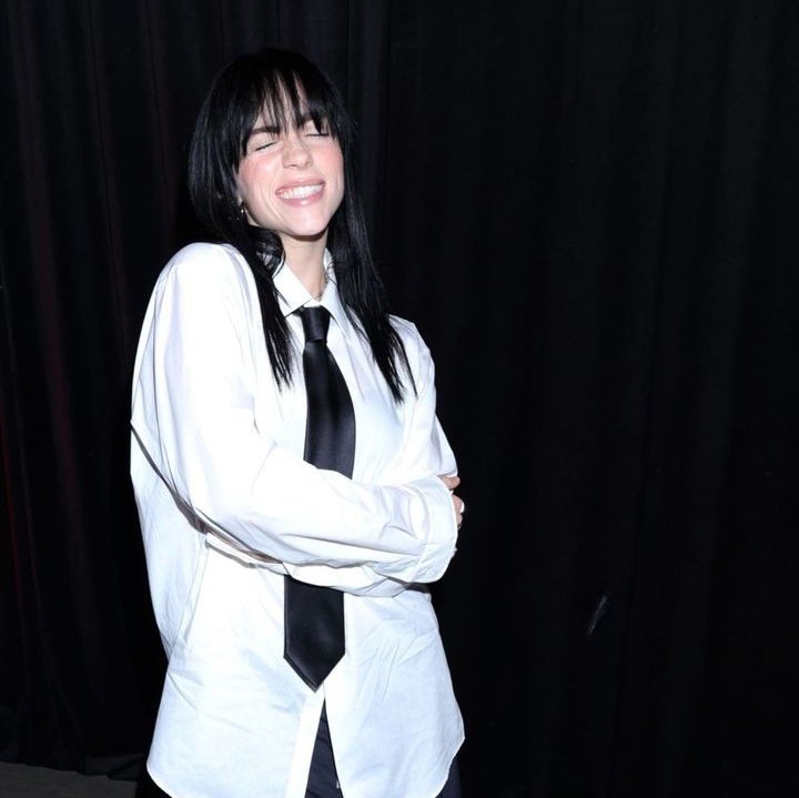 judebellighan's tweet image. De parte del famdom de Billie eilish damos nuestro apoyo a Kim Loaiza 

KIM LOAIZA NO ESTAS SOLA 
KIM LOAIZA SIEMPRE CONTIGO 
KIM LOAIZA ESTAMOS CONTIGO 
@KimberlyLoaiza_
@billieeilish