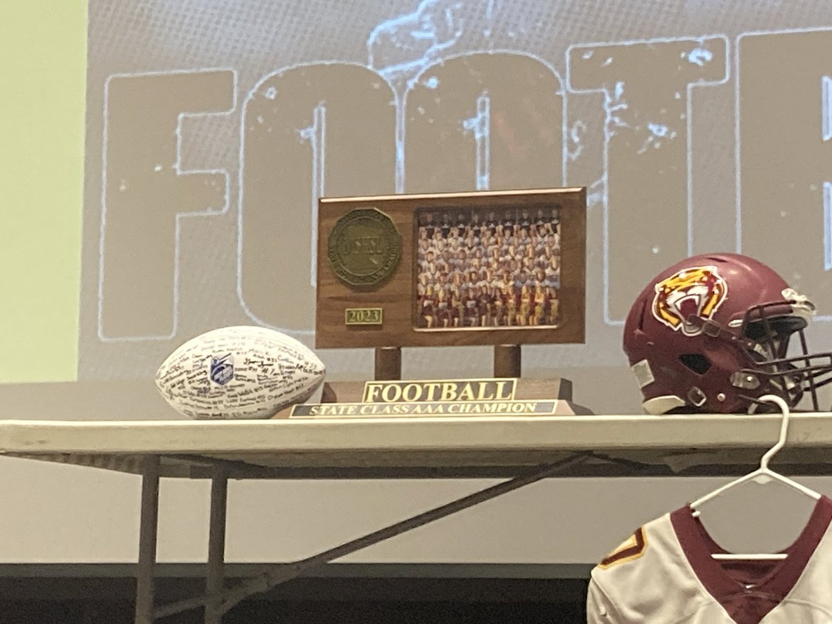 trOlson23767's tweet photo. Made the trek from Waseca to the Stewartville football banquet.  Congratulations to the Tigers on their championship.  No hollow trophy here!  Remember I’ll take that adult small tshirt! https://t.co/lALijdkvr7