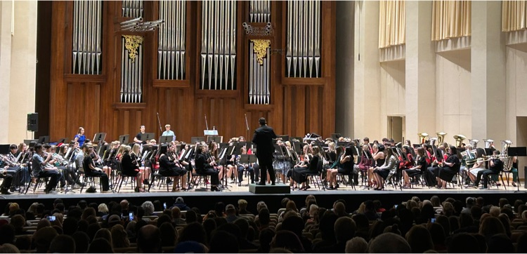 whatsnewatrjh's tweet photo. Such a wonderful performance this afternoon by our JH choir and band students at Jones Hall! Their hard work is really showing! https://t.co/fR6BHuDI3h