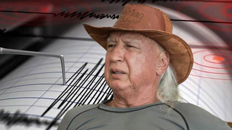 🗣️ Prof. Şener Üşümezsoy'ün sözleri tekrardan gündem oldu: 

İstanbul için 7.4'lük deprem senaryoları çöp. Marmara'nın kuzeyindeki fay ölü, tehlikeli fay Çınarcık bölgesinde.