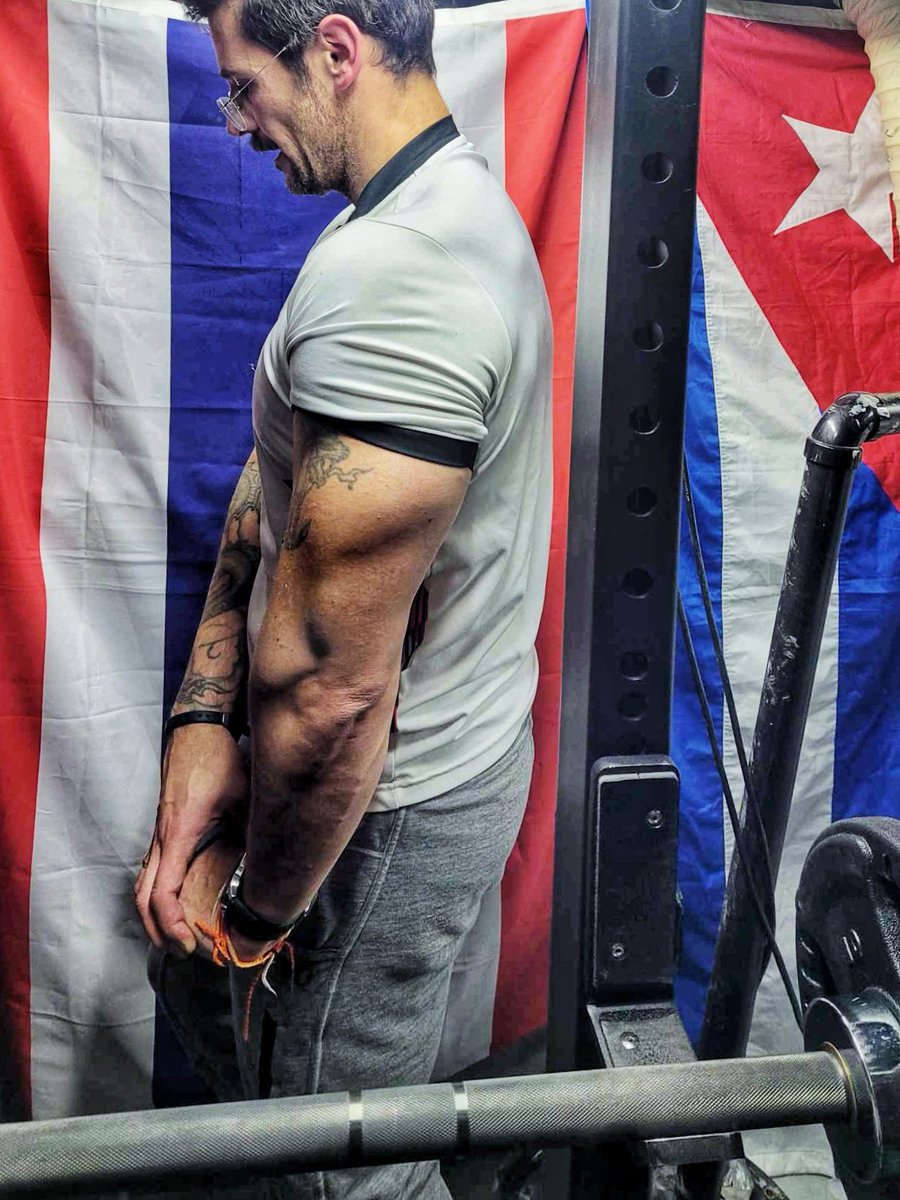 MikePrattPhotos's tweet photo. Fitness things. Making progress over the past 4.5 months in my old-school basement gym! #gains #fitness #fullrom https://t.co/77kW7r32Jv